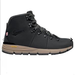 New Danner Mountain 600 Black Insulated Boots